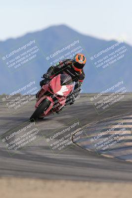 media/Nov-16-2025-Race Pace (Sun) [[8c5fa54630]]/Verified Riders/8-Turn 12 (120pm)/